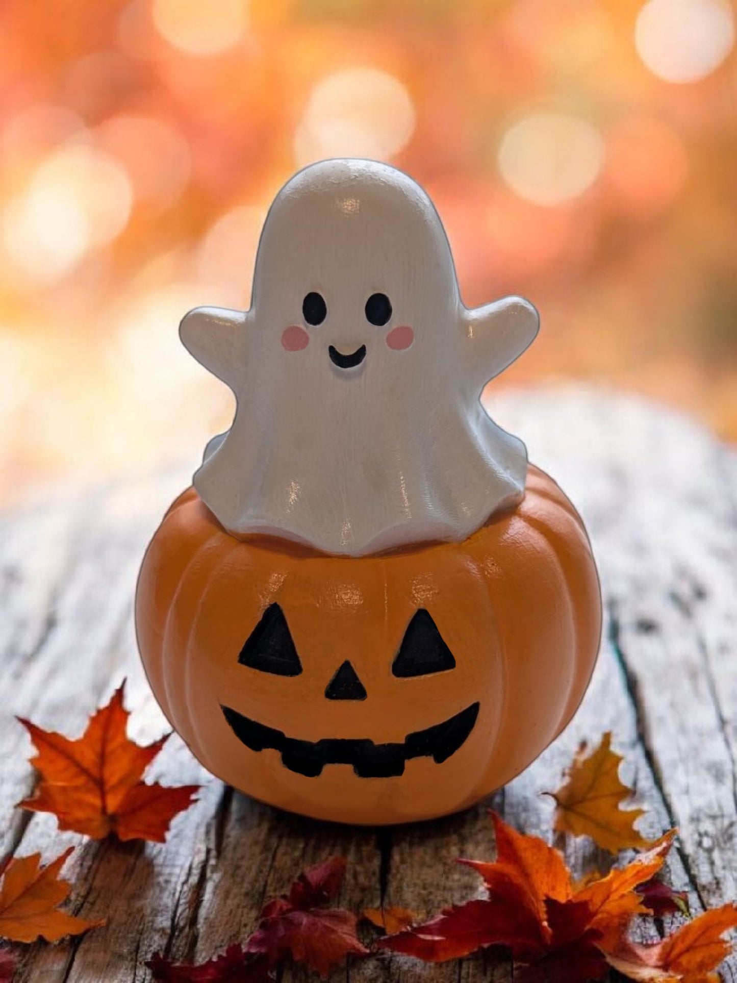 Handgemaakt schattig spookje - Op pompoen – Halloween beeldje - Herfstdecoratie
