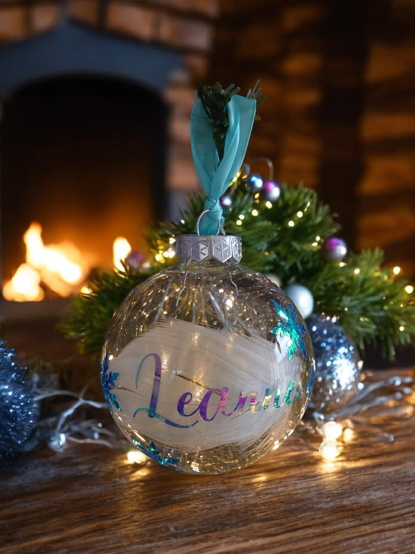 Kerstbal met naam, sneeuwvlokken